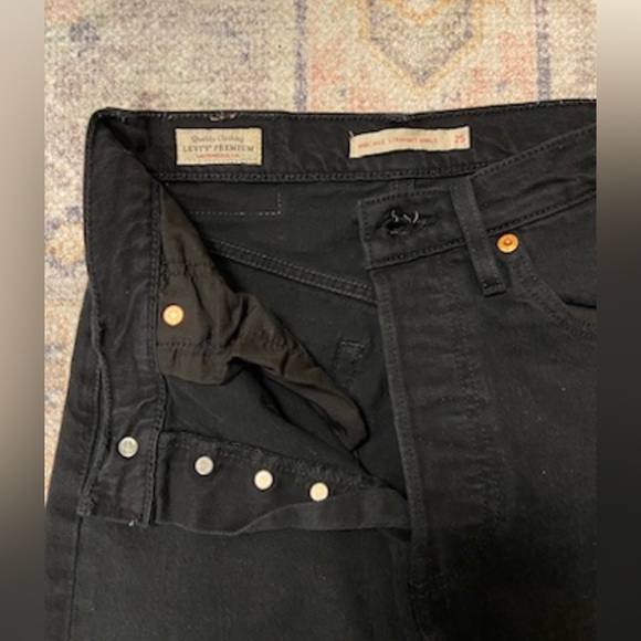 Levi’s straight leg black jeans - Picture 5 of 6